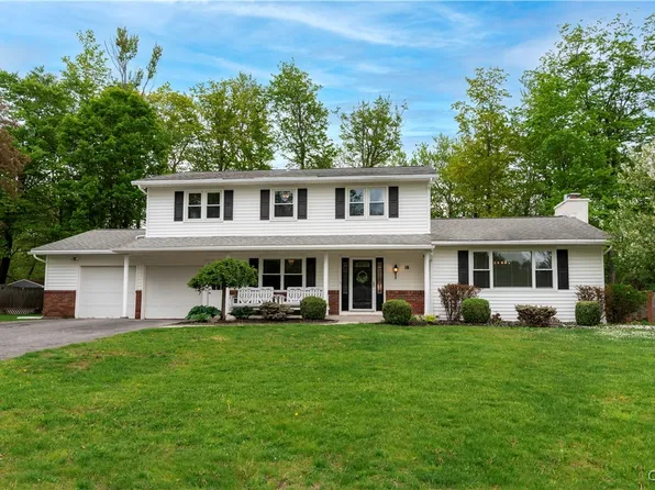 18 Chateau Dr, Whitesboro, NY 13492