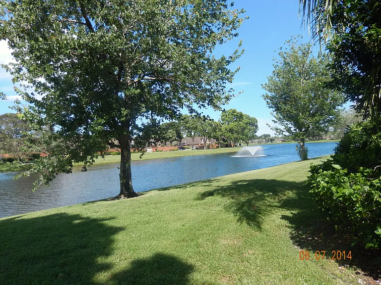 7614 76th Way — Photo 9