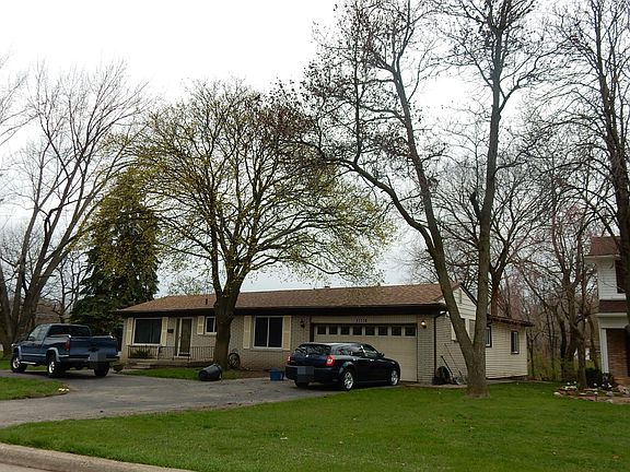3rd image of 23530 Meadow Park