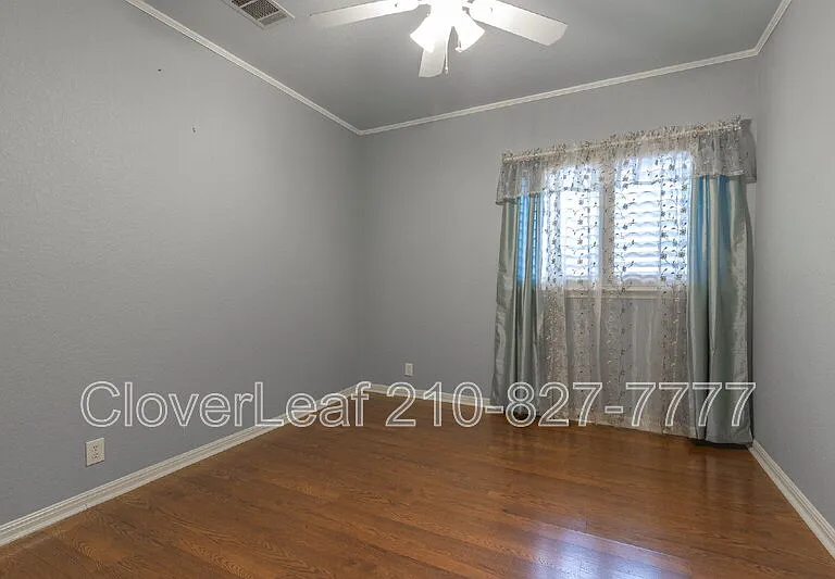 22714 Sabine Smt — Photo 29