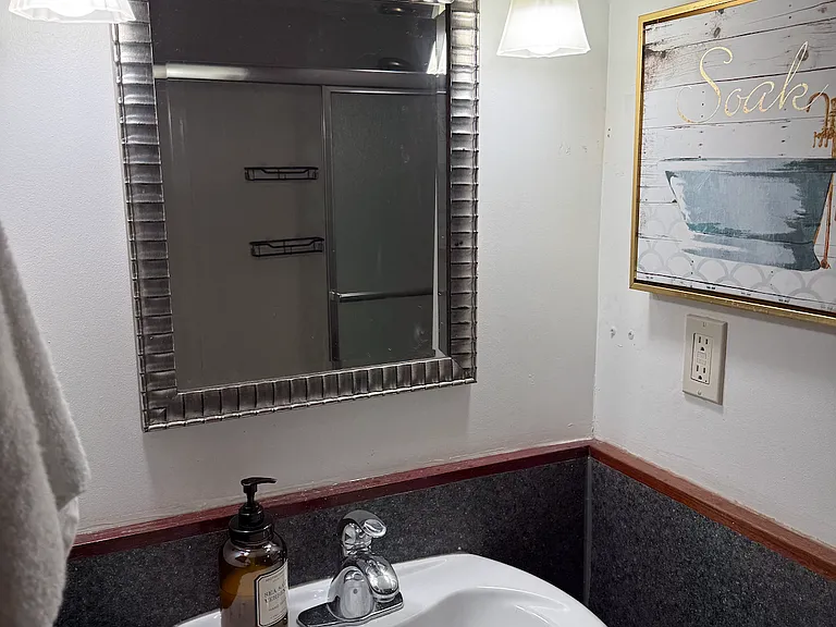 2310 Eagle St #2 — Photo 6