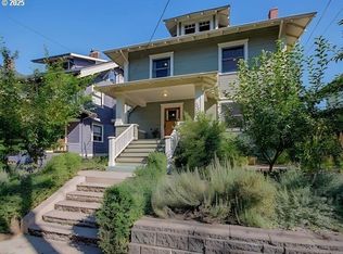 2015 NE Couch St, Portland, OR 97232