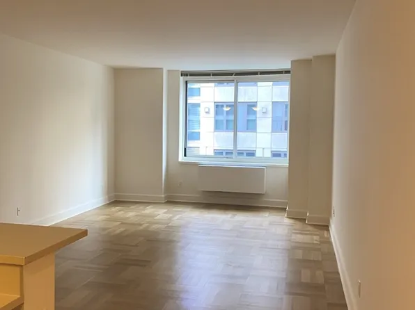 400 West 63rd Street image 3 of 12