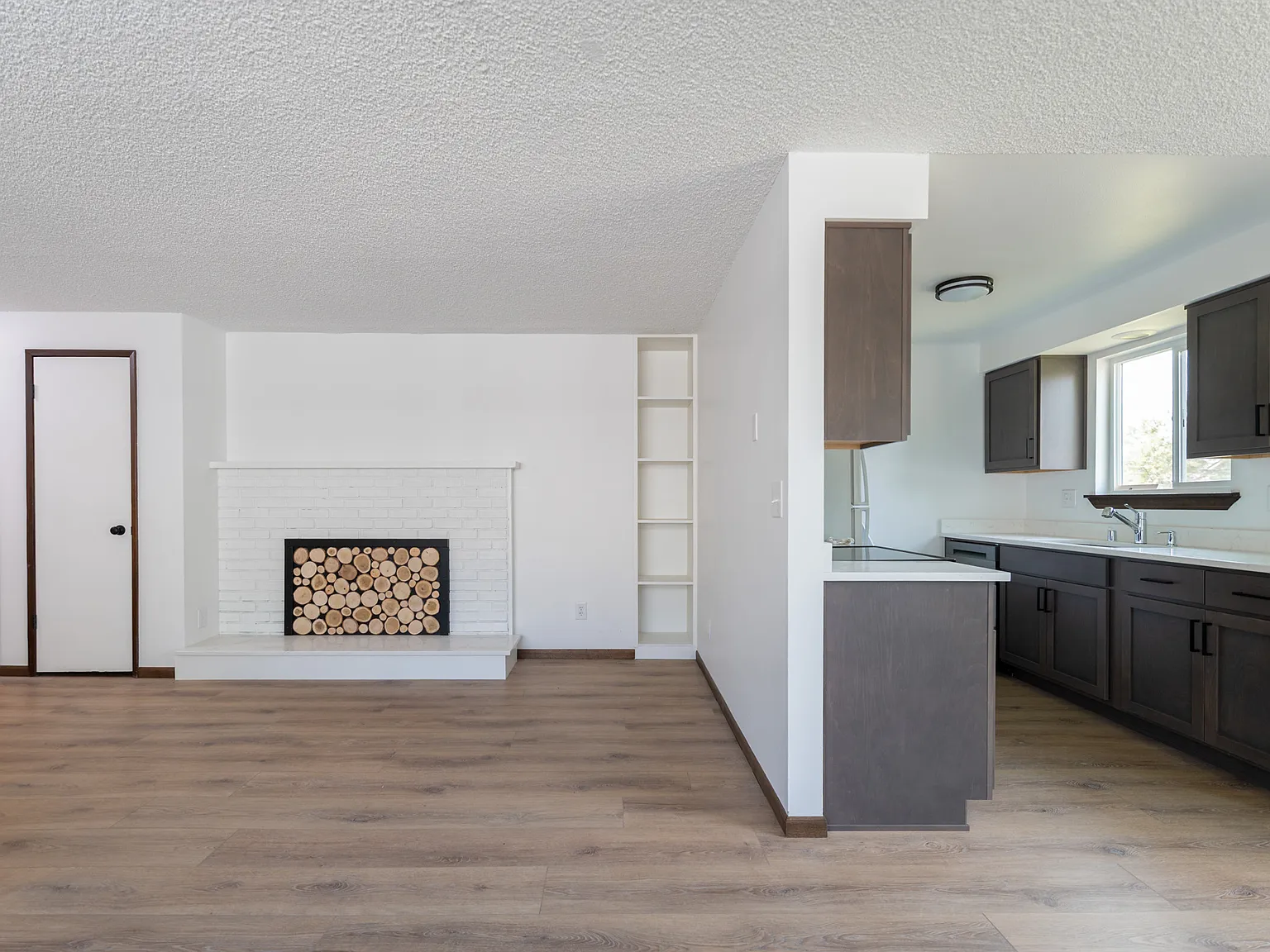 2 bed, 1650 sqft, $1,500 — Photo 2