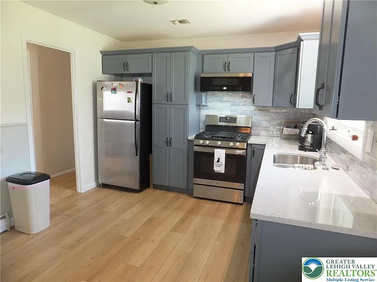 1264 California Ave — Photo 8