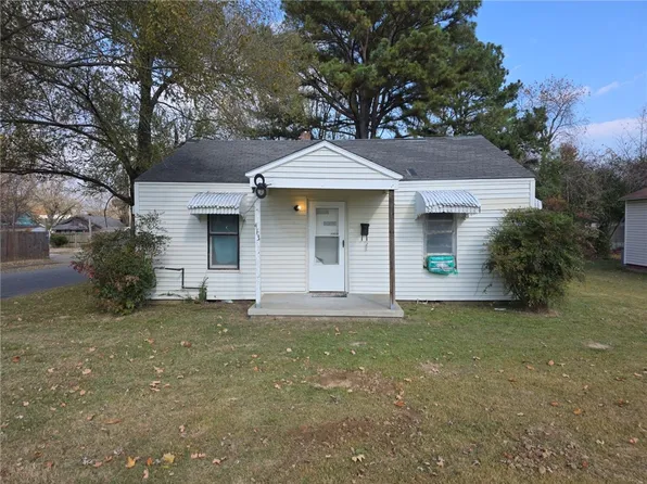 413 E Velma Ave, Springdale, AR 72764