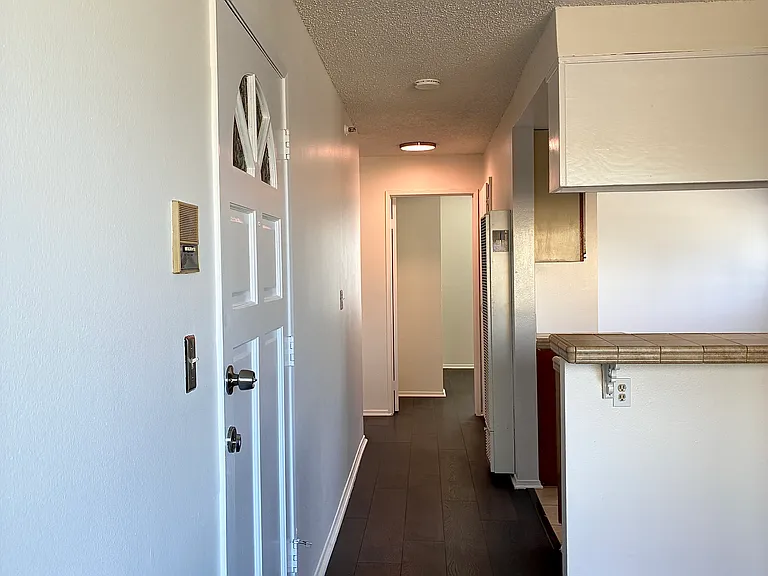 12501 Kornblum Ave #4 — Photo 1