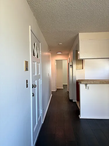 12501 Kornblum Ave #4 Photo 1
