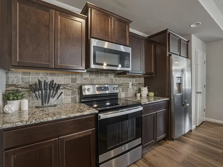 2093 Birmingham Loop — Photo 9