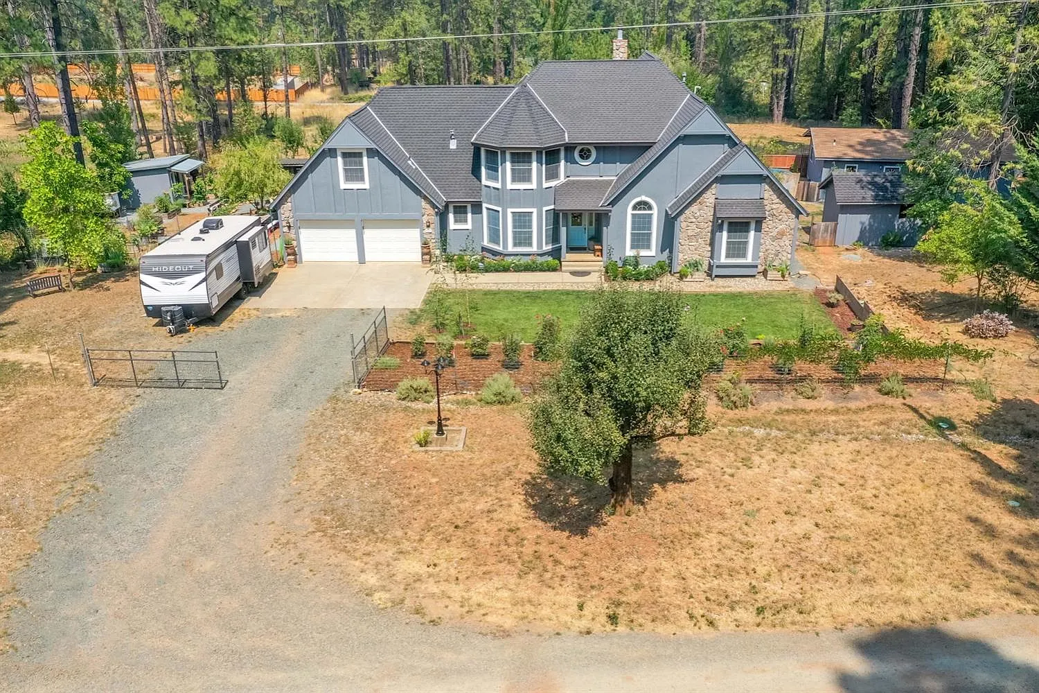 9081 Seven Springs Trl photo 1