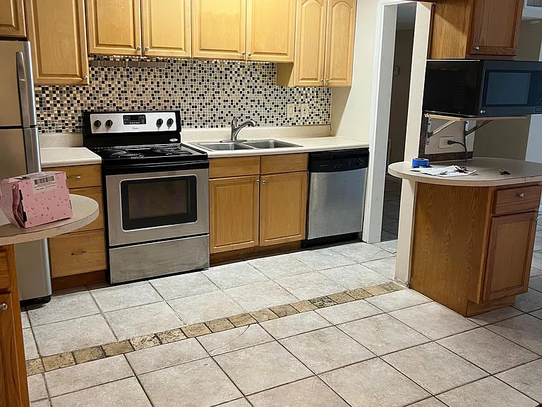 1320 N Dixie Hwy #3 — Photo 3