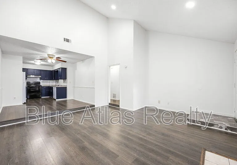 916 Hilltop Dr #A — Photo 4