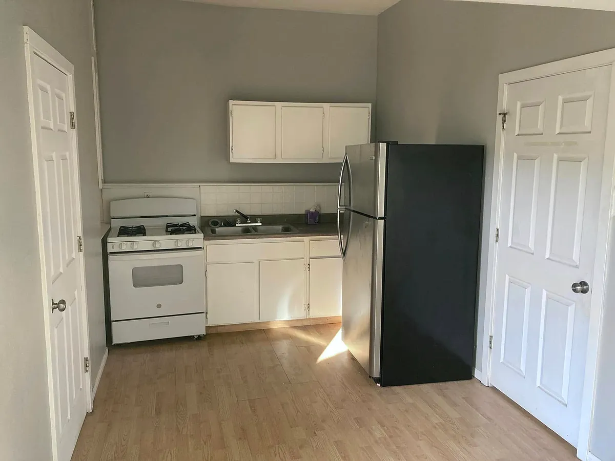 Building Photo - 1219 W Woodland Ave #3