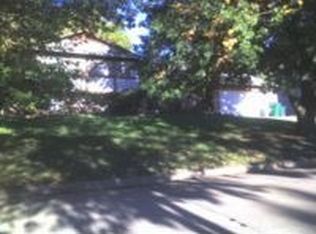 1413 Givens Rd, Manhattan, KS 66503