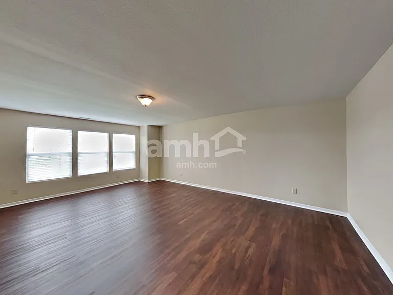 10522 McClain Dr — Photo 11