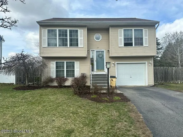 29 Red Oak Drive, Scotia, NY 12302