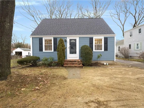 84 Canna St, Warwick, RI 02888