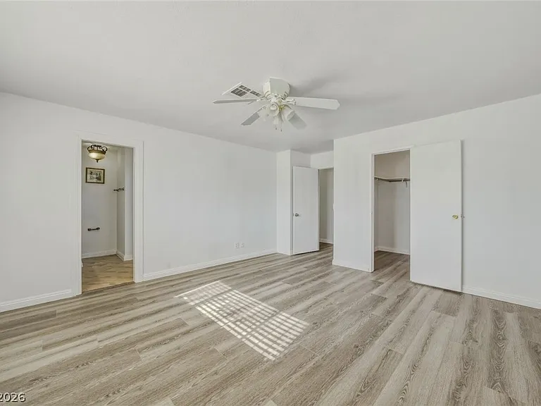 6760 W Oakey Blvd — Photo 26