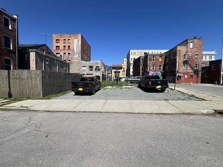 81 Cannon St #4 — Photo 10
