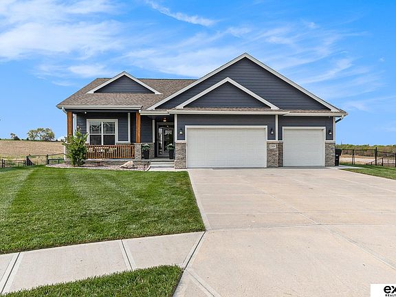5th image of 2309 Acorn Dr