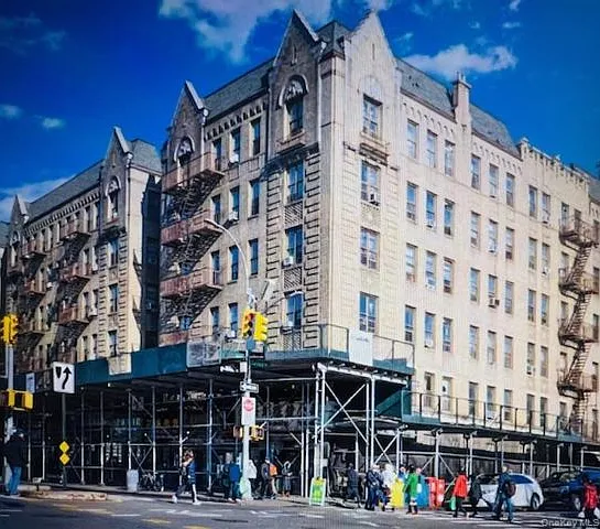 136-05 Sanford Ave #2C — Photo 1