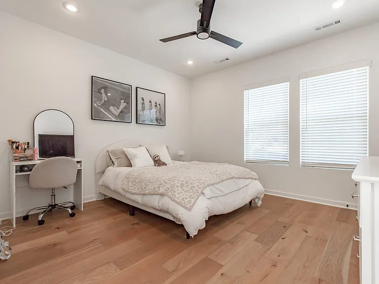 1316 S College Ave — Photo 14
