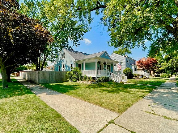 Corner View, large lot!
