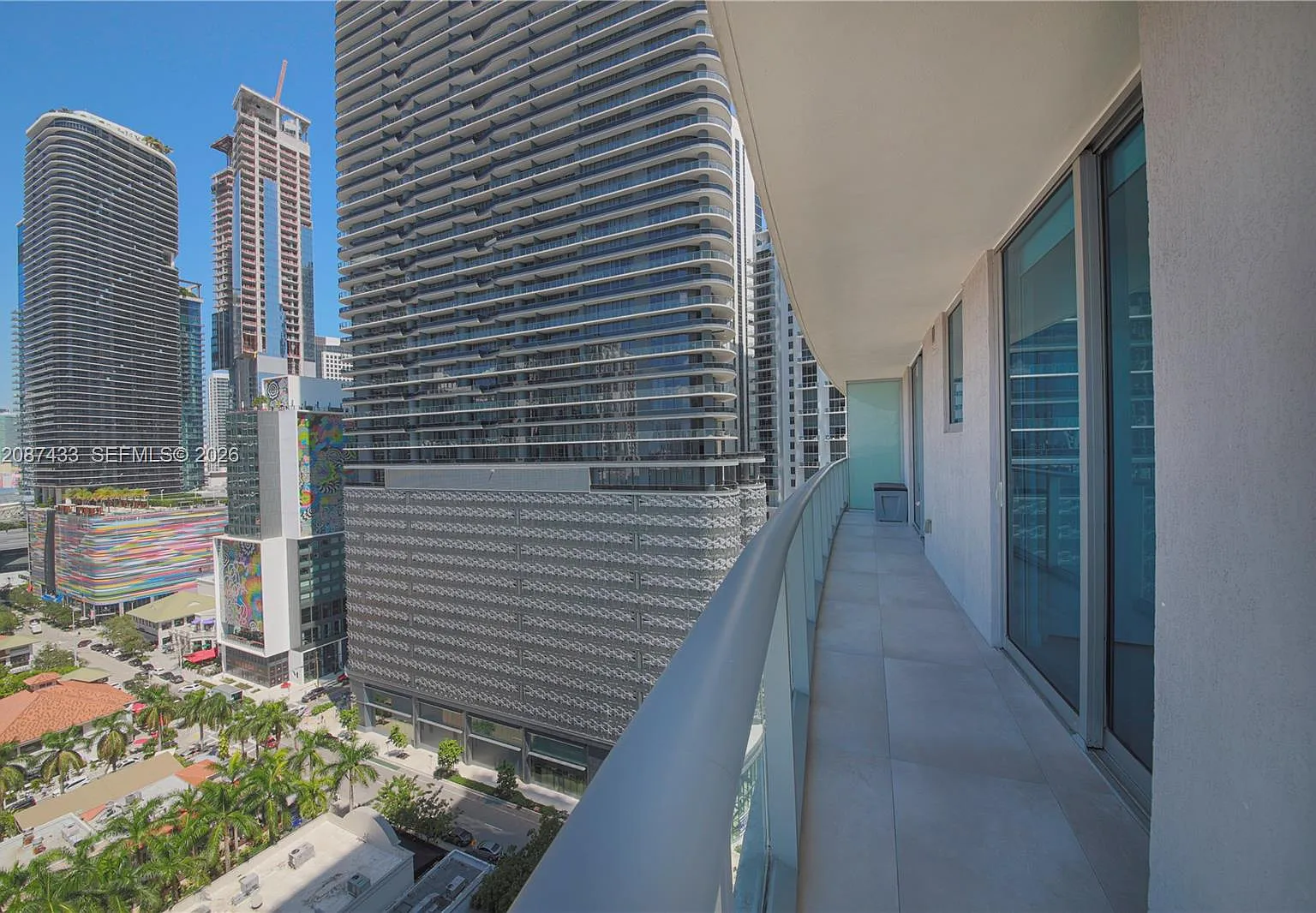 Millecento Residences — Photo 2