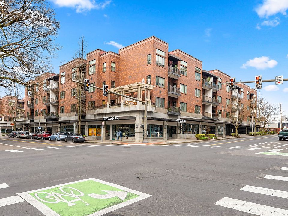 1st image of 300 W 8th St Unit 305