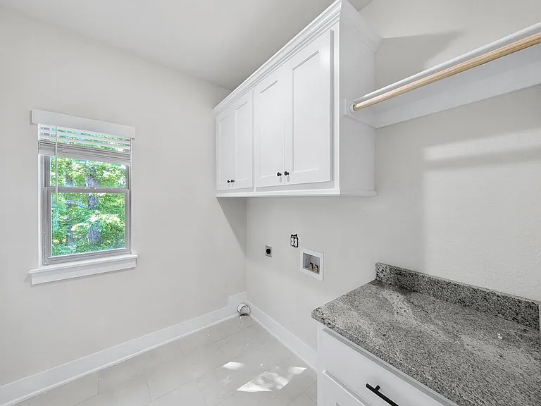 284 Stoneykirk Dr — Photo 15