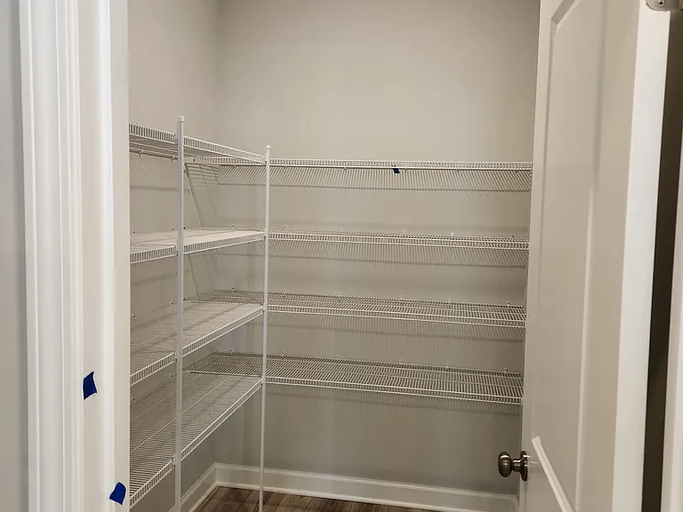 290 Gregory Village Dr — Photo 9