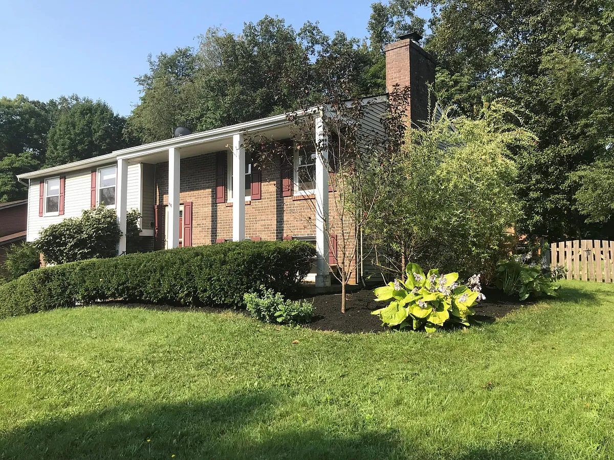 Building Photo - 4042 Willow Run Dr