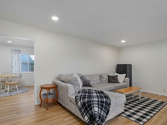 5th image of 316 W Charles Street