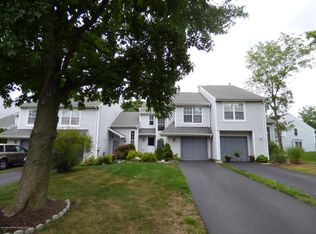 75 Malibu Dr, Eatontown, NJ