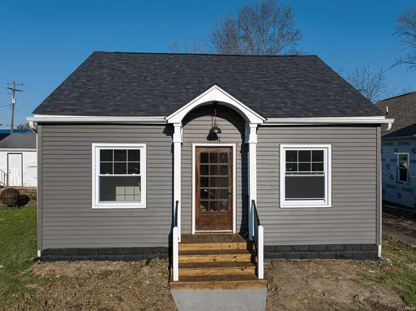 114 N Jackson St, Oakland City, IN 47660