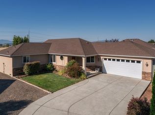 7313 Juniper Dr, White City, OR 97503