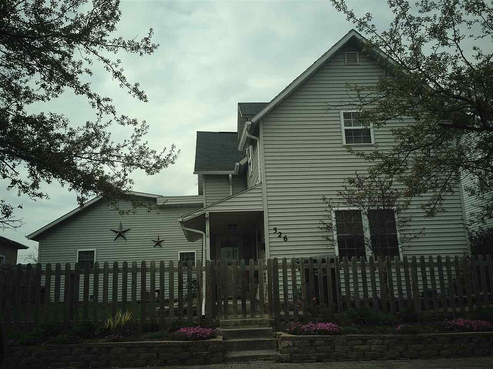 1st image of 326 W Huntington St