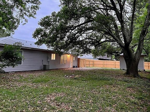 2nd image of 2430 Calle De Feliz St