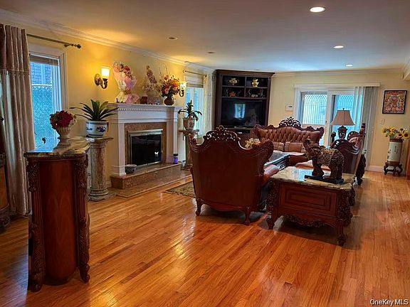 2nd image of 154-60 Riverside Drive