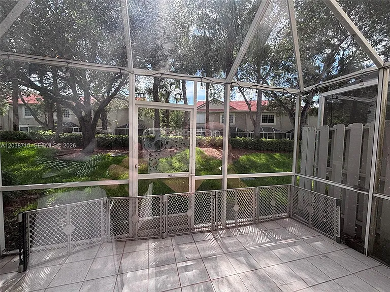 1290 Sorrento Dr #1290 — Photo 18