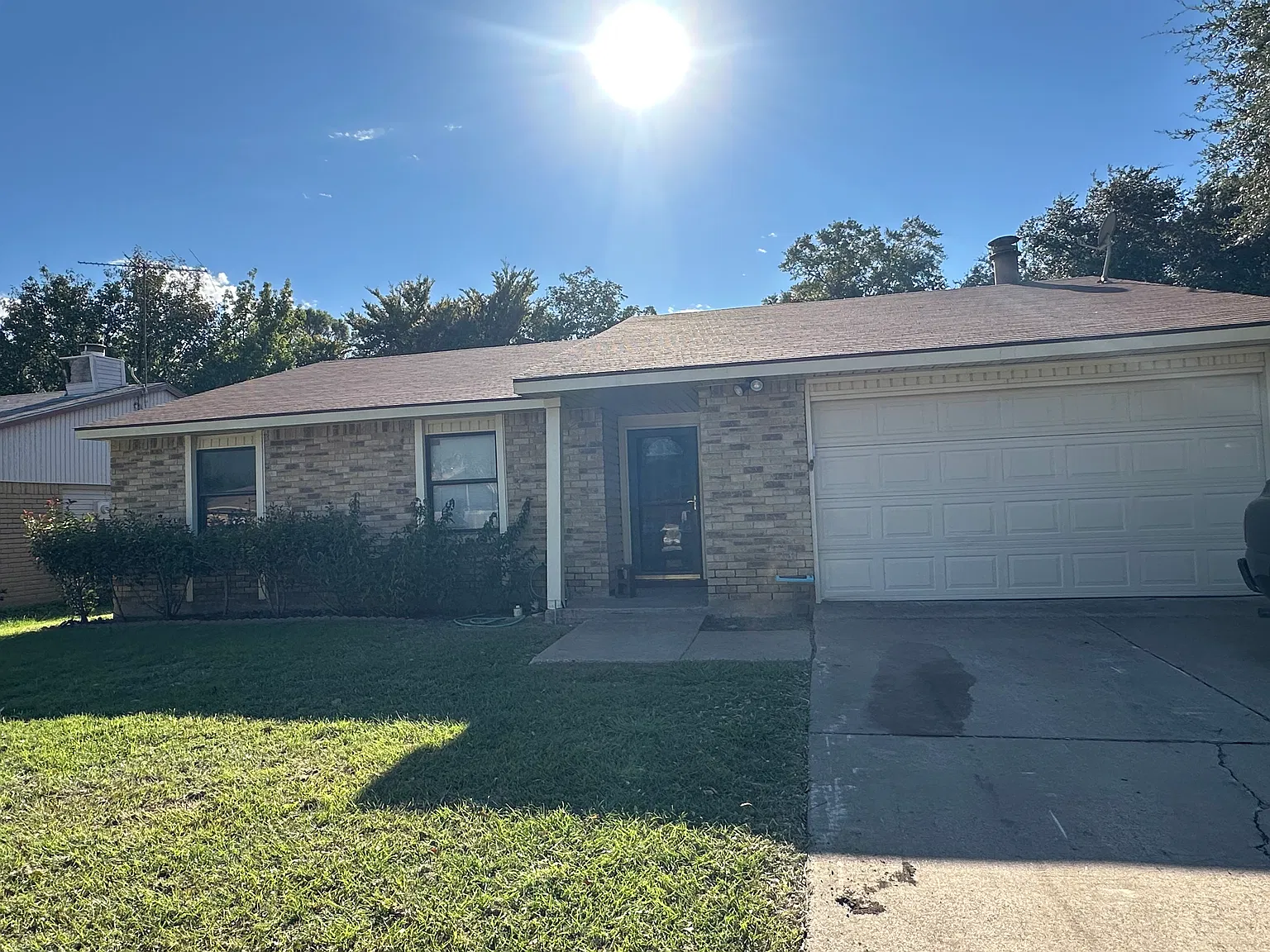 4 bed, 1860 sqft, $2,000 — Photo 1
