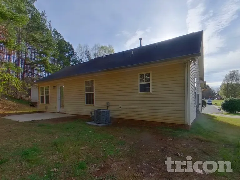 8820 Kismet Dr — Photo 20