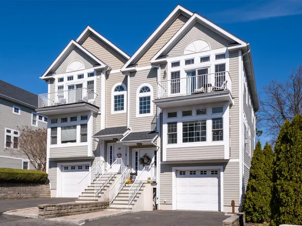 27 Arbor Glen, New Rochelle, NY 10801