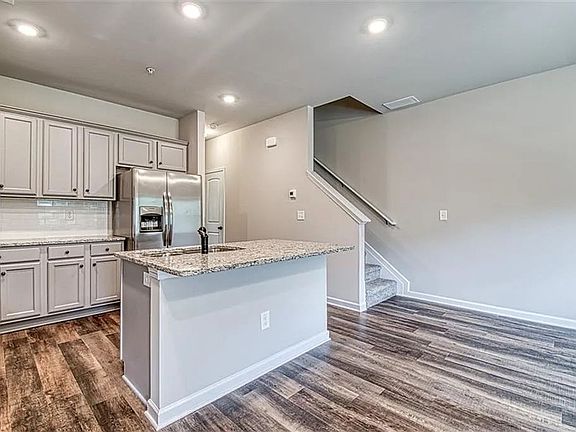 2nd image of 2993 Bayrose Cir