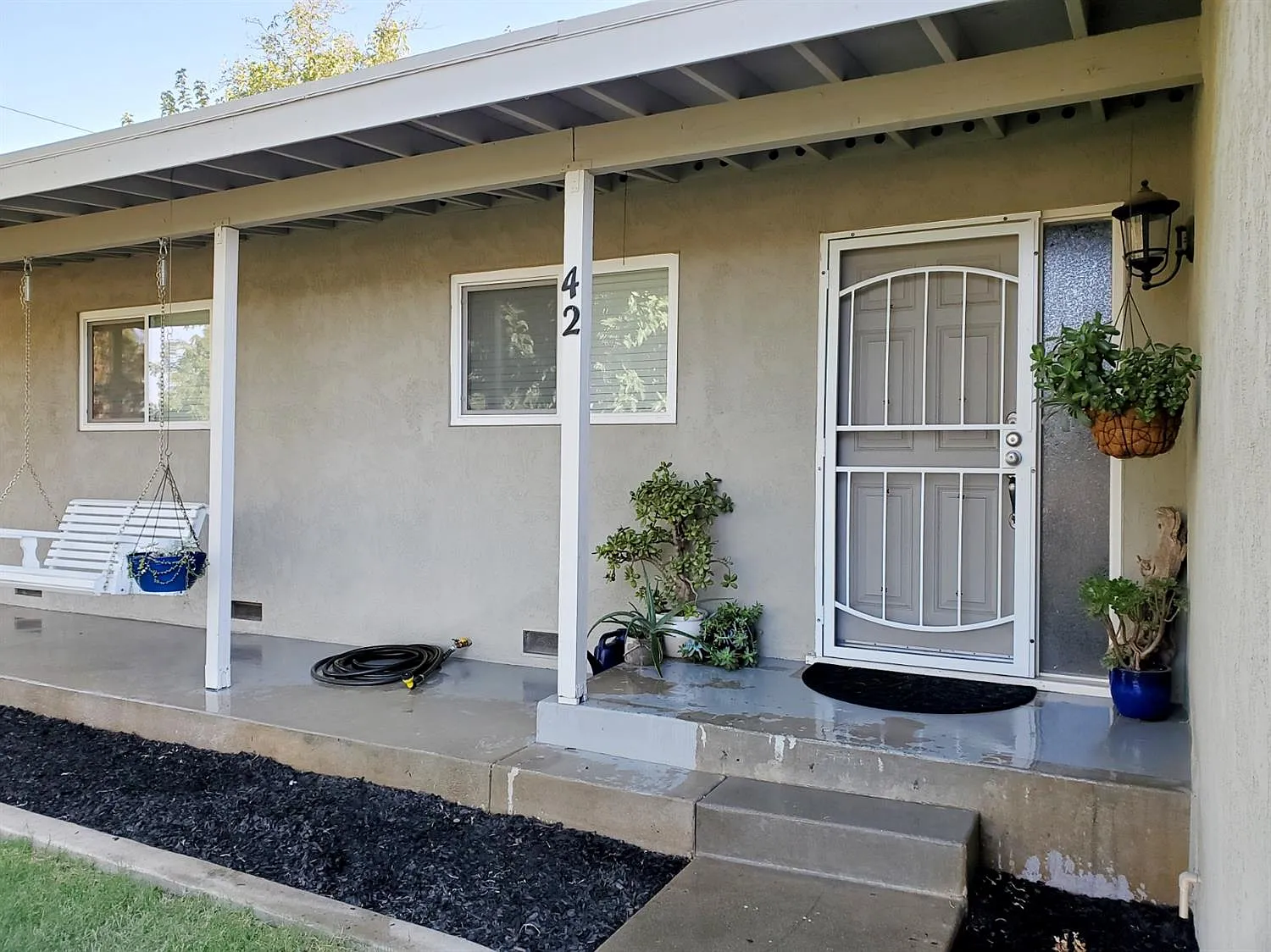 42 Beverly Dr photo 1