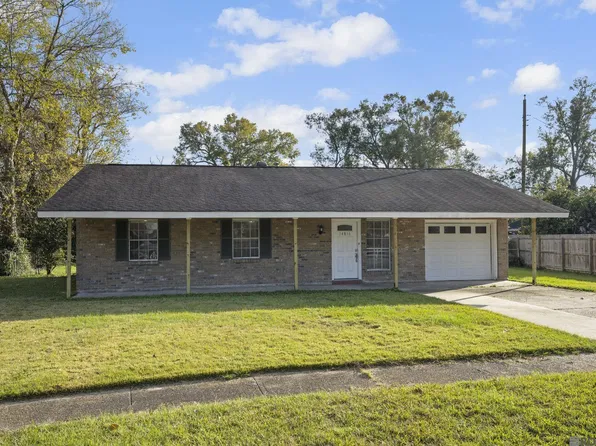 14836 S Versailles Ct, Baton Rouge, LA 70819