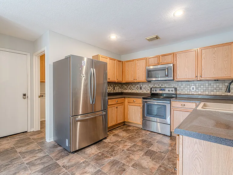 164 Springtree Holw — Photo 14