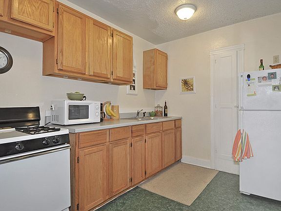 4th image of 1220 Emerson St #B-1