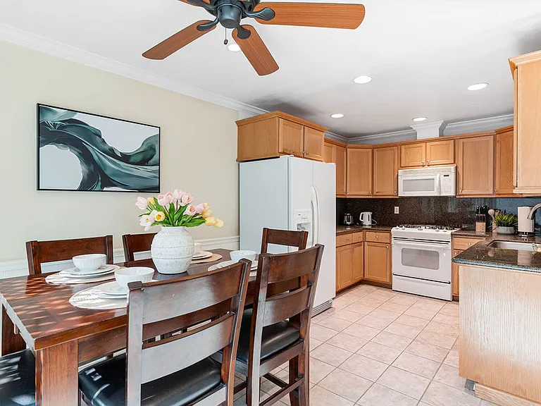 8155 Carmel Dr — Photo 17