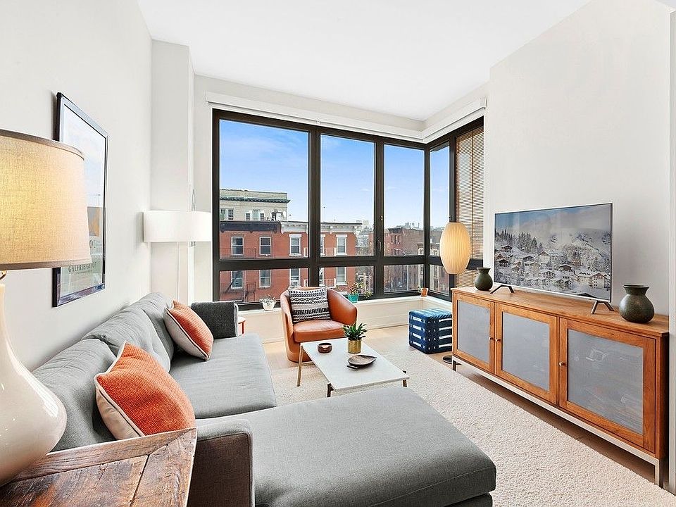 1st image of 550 Vanderbilt Ave #423
